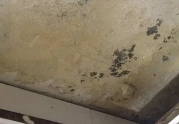 花垣阳台漏水维修公司分享下花垣卫生间渗水维修需要注意哪些问题。